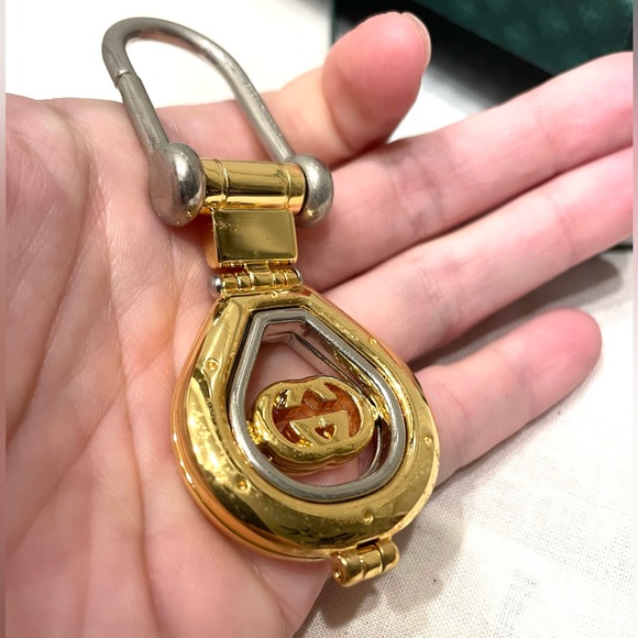 NIB / NWT GUCCI Vintage Gold and Silver Mixed Metal GG Logo BAG CHARM Keychain - Picture 3 of 6
